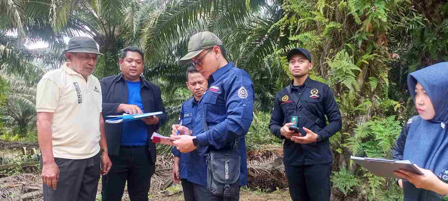 PN Tenggarong Lakukan Pemeriksaan Setempat, Sengketa Lahan Warga vs PT KAJ Masuk Tahap Pembuktian Lapangan.