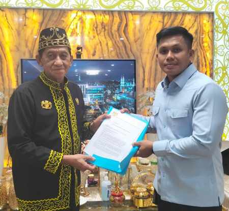 Kesultanan Sambaliung Desak Transparansi CSR dan Akses Kerja Lokal, Pemprov Kaltim Siap Mediasi.