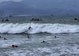 Dulu Sarang Ular, Pantai Matahari Cikembang Sukabumi Kini Primadona Surfing Jawa Barat