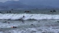 Dulu Sarang Ular, Pantai Matahari Cikembang Sukabumi Kini Primadona Surfing Jawa Barat