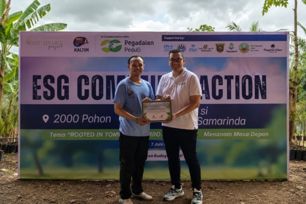 Pegadaian Dukung Penanaman Pohon di Pampang Kaltim