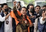 Roy Suryo Tolak Teken Berkas Penahanan, Protes Dipaksa Pakai Rompi Oranye