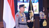 Kapolri Pimpin Kenaikan Pangkat Massal: 4 Komjen Baru, Puluhan Ribu Personel Polri Mendapat Apresiasi