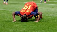 Sensasi Lamine Yamal: Debut Gol Piala Dunia Disertai Sujud Syukur yang Mengharukan
