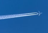 Pilot Inggris Ukir Pesan ‘Saya Bosan’ di Langit: Sorotan Etika & Keamanan Penerbangan