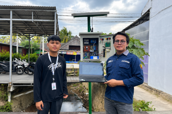 Sistem IoT Peringatan Banjir Karya Mahasiswa Polnes Diuji Coba