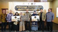 Bank Mega Syariah Serahkan Voucher Haji Khusus Rp245 Juta, Wujudkan Impian Nasabah