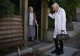 Dokter 90 Tahun Kiril Apostolov: Dedikasi Tanpa Henti Melayani Ribuan Pasien di Pegunungan Bulgaria
