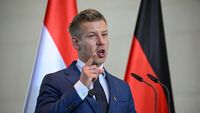 Parlemen Hungaria Di Ambang Pemberhentian Presiden Sulyok: Analisis Politik dan Konstitusional