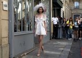 Ronald van der Kemp Ubah Limbah Jadi Couture Megah di Paris: Refleksi Mode Berkelanjutan