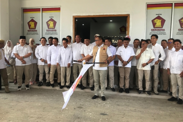 Aksi Sosial Gerindra Kaltim Bantu Warga Kekeringan Di Mahulu