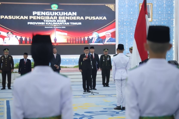 Wagub Seno Aji Kukuhkan 40 Anggota Paskibraka Kaltim 2026
