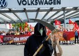 Kepanikan di RS Wales: Pria Berkostum Grim Reaper Ditangkap Usai Panjat Atap