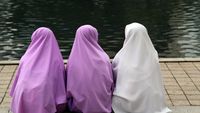 Kepala Sekolah Pelarang Jilbab Disanksi Tegas, Pangkat Resmi Diturunkan oleh Pemkab Tana Toraja