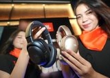 JBL Tingkatkan Pengalaman Audio Headphone Tour ONE M3 dan TWS Tour PRO 3 Melalui Pembaruan OTA