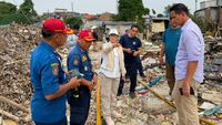 Tindak Tegas Sampah Ilegal, DKI Jakarta Sanksi Tiga Pelaku di Kramat Jati