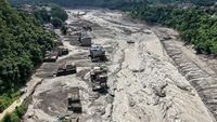 Banjir Bandang Dahsyat Himalaya Luluh Lantakkan Desa-desa di Lembah Nepal-Tibet