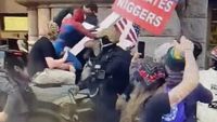 Viral, Pria Berkostum Spider-Man Hadang Aksi Pembakaran Al Quran di Minneapolis AS