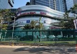 Pagar Tinggi Mal: APPBI Klaim untuk Ketertiban, Gubernur Perintahkan Pembongkaran
