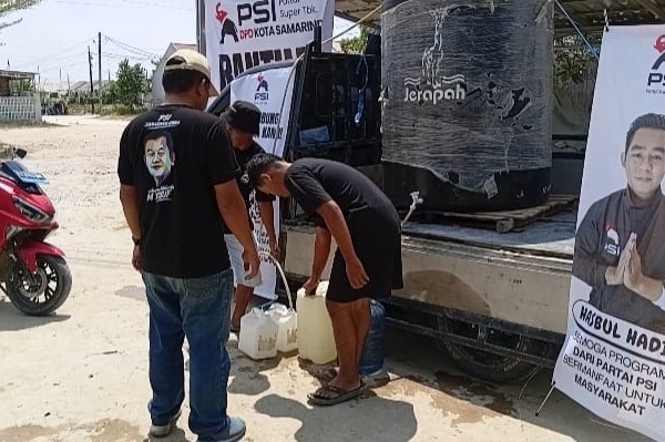 Peduli Krisis Air, PSI Palaran Salurkan Bantuan Air Bersih Gratis