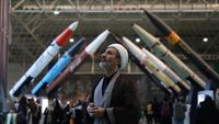 Iran Pertimbangkan Produksi Senjata Nuklir dan Keluar dari NPT di Tengah Ketegangan AS