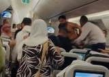 Kericuhan di Udara: Dua Penumpang Baku Hantam dalam Penerbangan Biman Bangladesh
