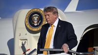 Donald Trump: Kekhawatiran Ancaman AI Hoaks, Dorong Pembangunan Pusat Data Strategis
