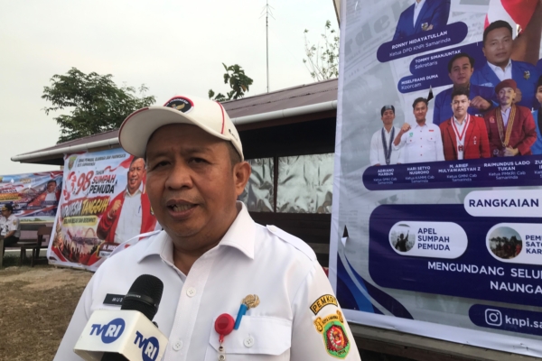 Aksi Sumpah Pemuda Samarinda di Puncak Steling