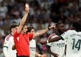 Real Madrid Menang Dramatis atas Villarreal, Vinicius Jr. Dihukum Kartu Merah Kontroversial Usai Intervensi VAR