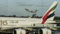 Video Viral Kebocoran Air Kabin Gegerkan Penerbangan Emirates Sorotan Keselamatan Maskapai