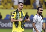 Gestur Kemanan: Ronaldo Cium Lambang Arab Saudi Usai Kemenangan Al Nassr di Liga Champions Asia