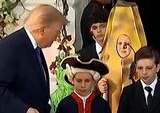 Presiden Trump dan Melania Pimpin Perayaan Halloween Tradisi Trick-or-Treat di Gedung Putih
